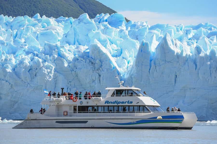 Nautical Safari: Navigate and feel the energy of the Perito Moreno Glacier. - Sailing along the south face: ice walls, collapses, and the moving scale effect