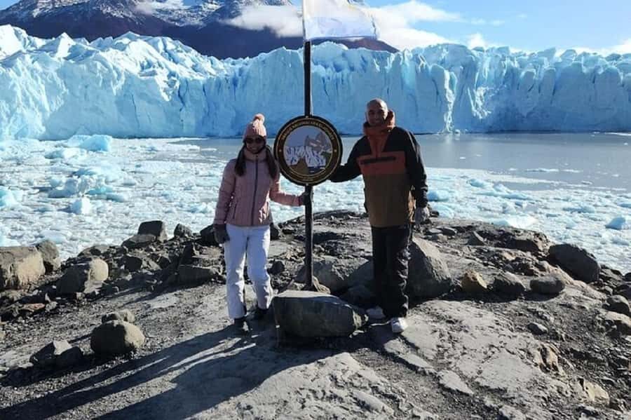 Perito Moreno Full Day Minitrekking with Transfer & Walkways - Lunch, snacks, and the reality of a long day