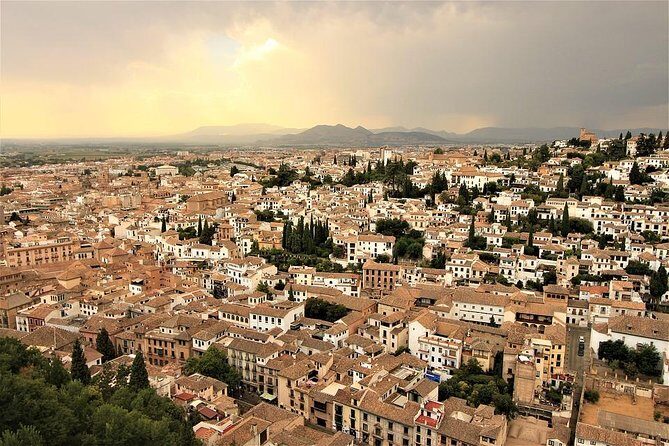Private official tour guide for visit to Alhambra in Granada from Cordoba Hotel - Hotel pickup and a chauffeur-driven day (the real value)