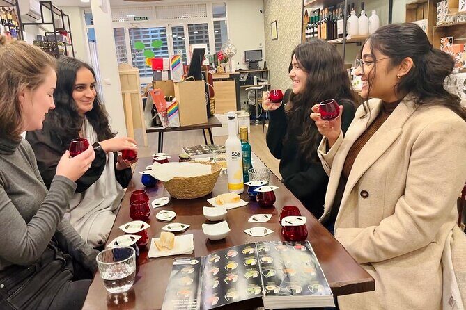 Private Tasting of Olive Oil in Córdoba - The shop setting: easy to taste, and simple to buy smarter