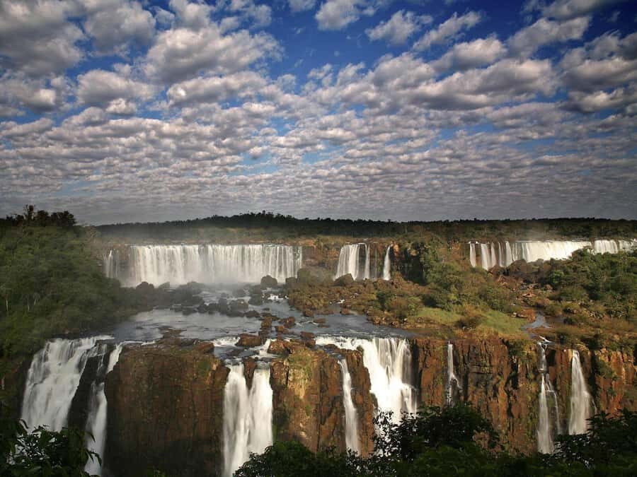 Puerto Iguazú: Brazilian Falls Half-Day Panoramic Tour - Border crossing and how it shapes your afternoon