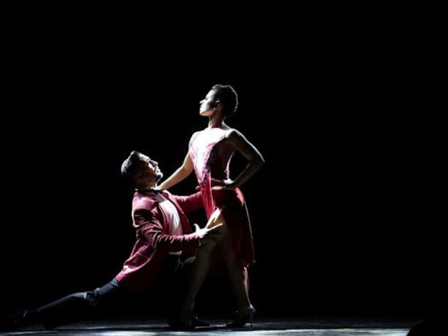 Puerto Iguazú: Madero Tango Show with Optional Dinner - Dinner option: when it’s worth choosing the 6-course meal