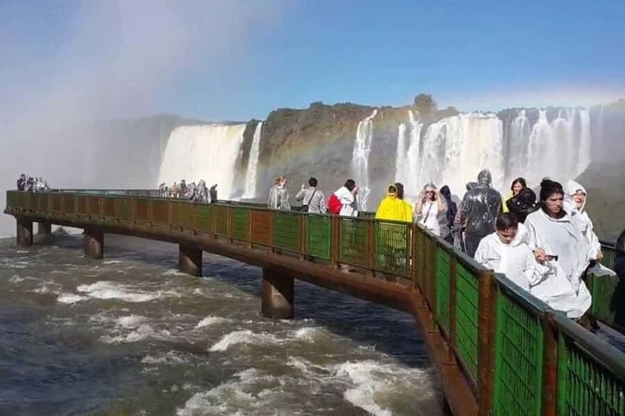 Puerto Iguazú: Tour to Brazilian Iguazú Falls with Bird Park - Key things to know before you go
