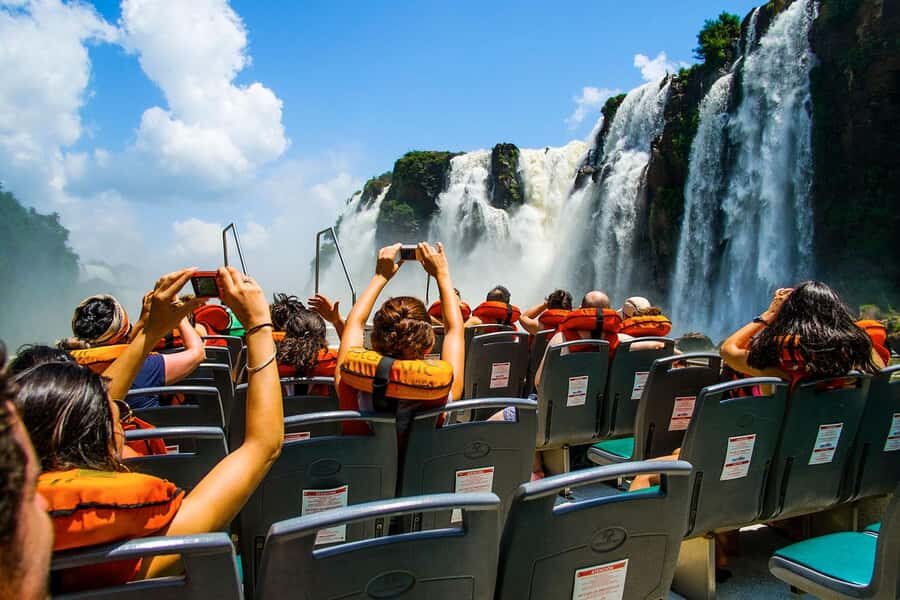 Puerto Iguazú: Tour to Brazilian Iguazú Falls with Bird Park - Price and value: $85 plus the entrances that add up