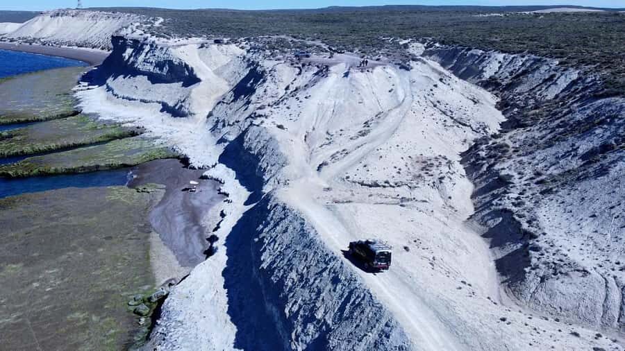 PUERTO MADRYN: 4 X 4 ADVENTURE EXPERIENCE ON THE MOST BEAUTIFUL BEACHES! - Cerro Avanzado: Sedimentation Layers and a Geology Talk