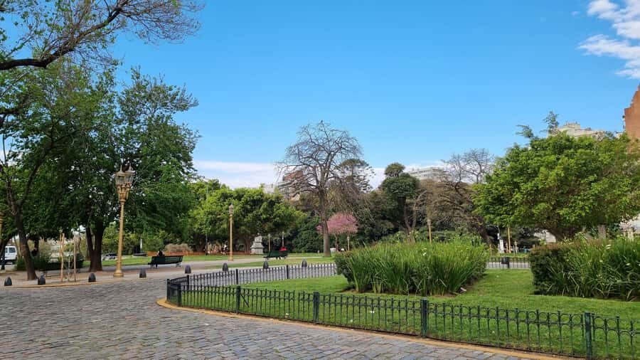 Recoleta Walking Tour and Live Jazz Show - Recoleta Cemetery and Alvear Avenue: elegance with a darker edge