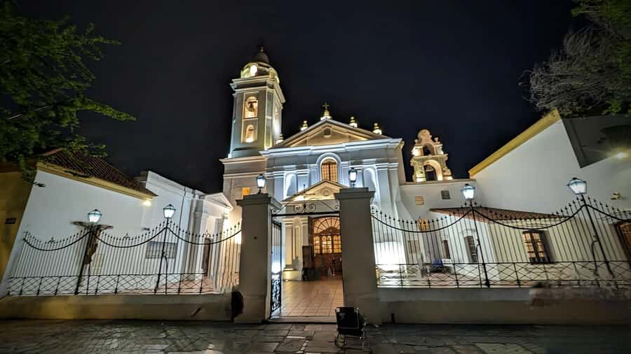 Recoleta Walking Tour and Live Jazz Show - The live jazz show: what makes it memorable