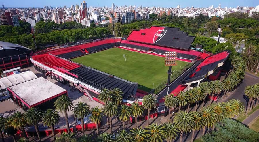Rosario: Newell's Old Boys Football Match and Messi Tour - Heading to the Stadium Surroundings for Pre-Match Bites and Beer