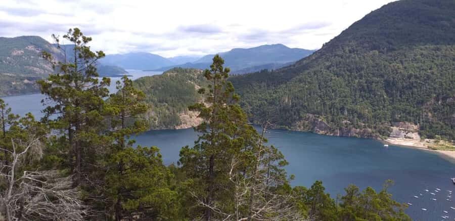San Martin de los Andes along the Route of the 7 Lakes - Ventisquero Negro and the parks: nature with a glacier moment