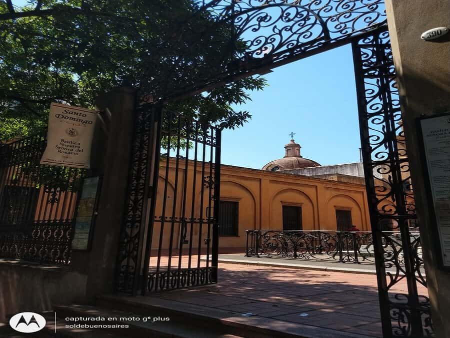 San Telmo Private Guided amazing Walking Tour - What the walk actually feels like: 20+ blocks, rain or shine