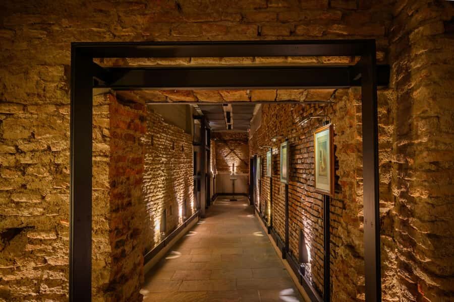 Small-Group Walking Tour San Telmo Neighborhood - Museo Moderno: Quick Look, Good Payoff