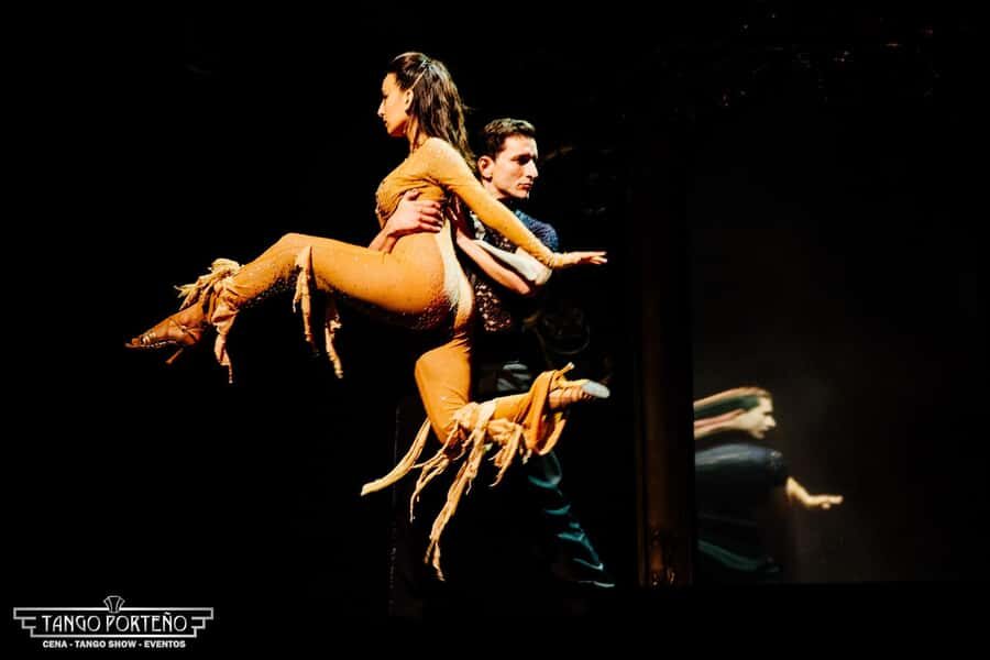 Tango Porteño: The Best Tango Night in Buenos Aires - The Timeline: Dinner at 20:45, Show at 22:00