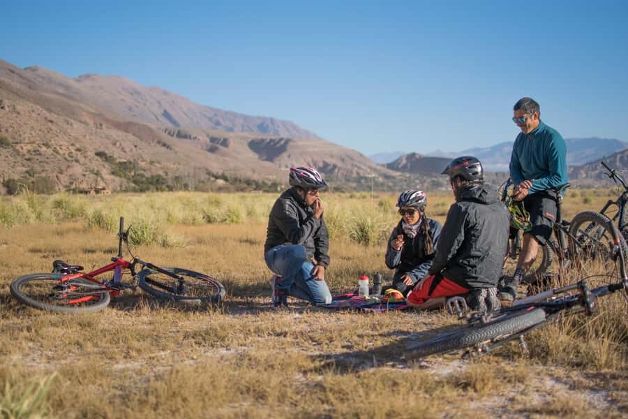 Tilcara: 2 hours cycling tour trough the rural area - Bikes, helmets, water, and what your $22 is actually paying for