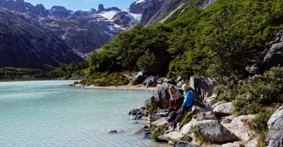 Trekking to Emerald Lagoon - A smart water setup: refillable bottle, fewer plastics