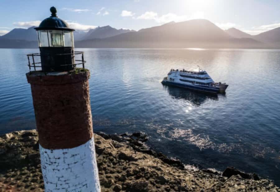 Ushuaia: Beagle Channel, Seal Island & Bridges Islands Tour - Los Pájaros and cormorants: more species, less pressure