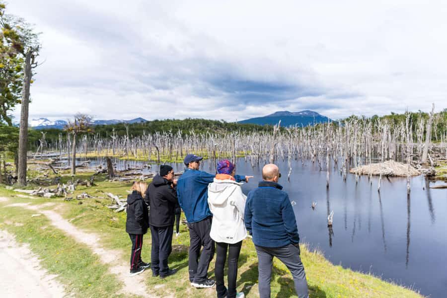 Ushuaia: Escondido & Fagnano Lakes Tour AM - Fagnano Lake (Khami Lake) and the historic country house