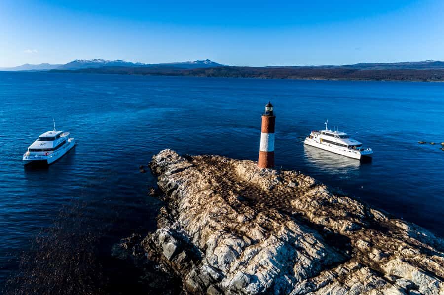 Ushuaia: Penguin Watching Tour by Catamaran - From Ushuaia Bay to Paso Chico: your first wide-angle moments