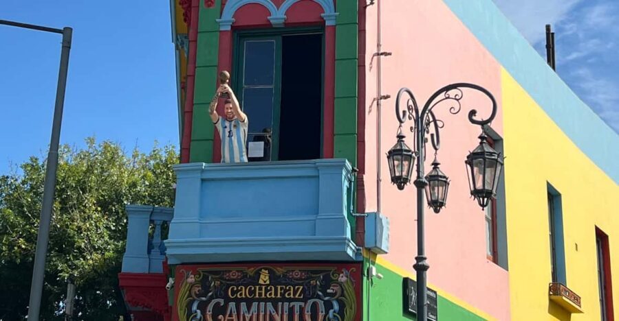 Walking Tour of San Telmo and La Boca with local food - Caminito Street: Street Markets, Vendors, and Choripan